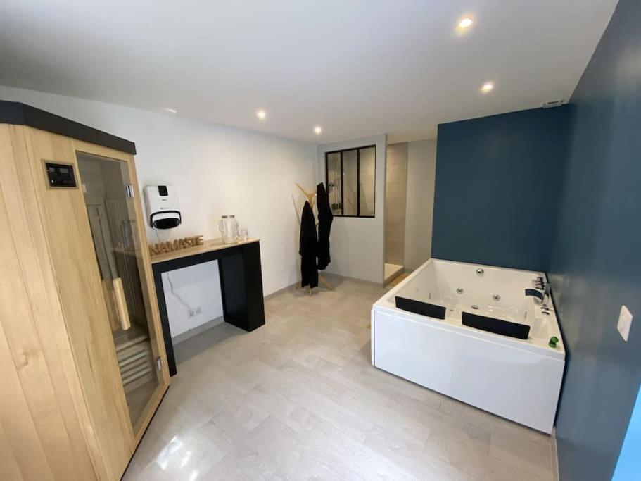 Detente Et Spa Pour Se Ressourcer Bullion Buitenkant foto